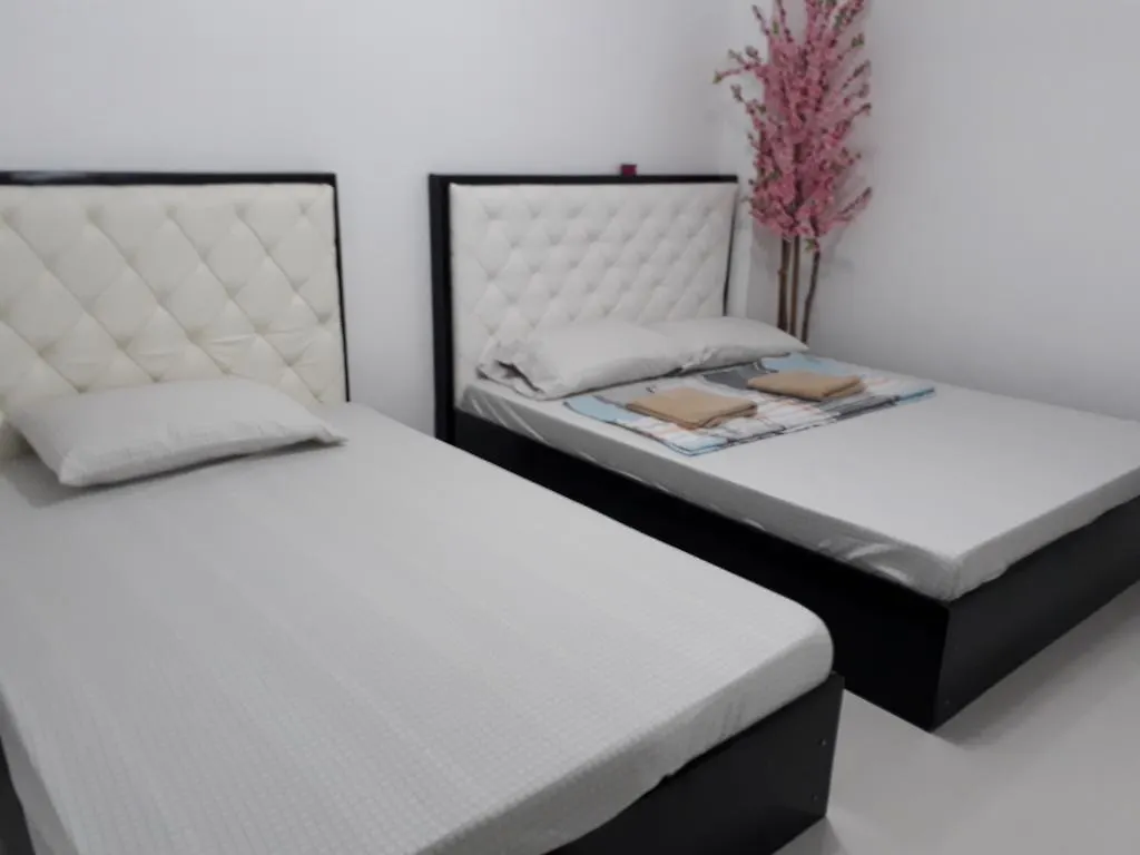 N&J Lopez Lodging House 파사이